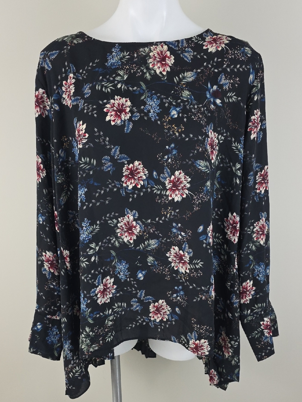 Everleigh Black Floral Long-Sleeve Flowy Blouse with Pleated Backing Size 2X